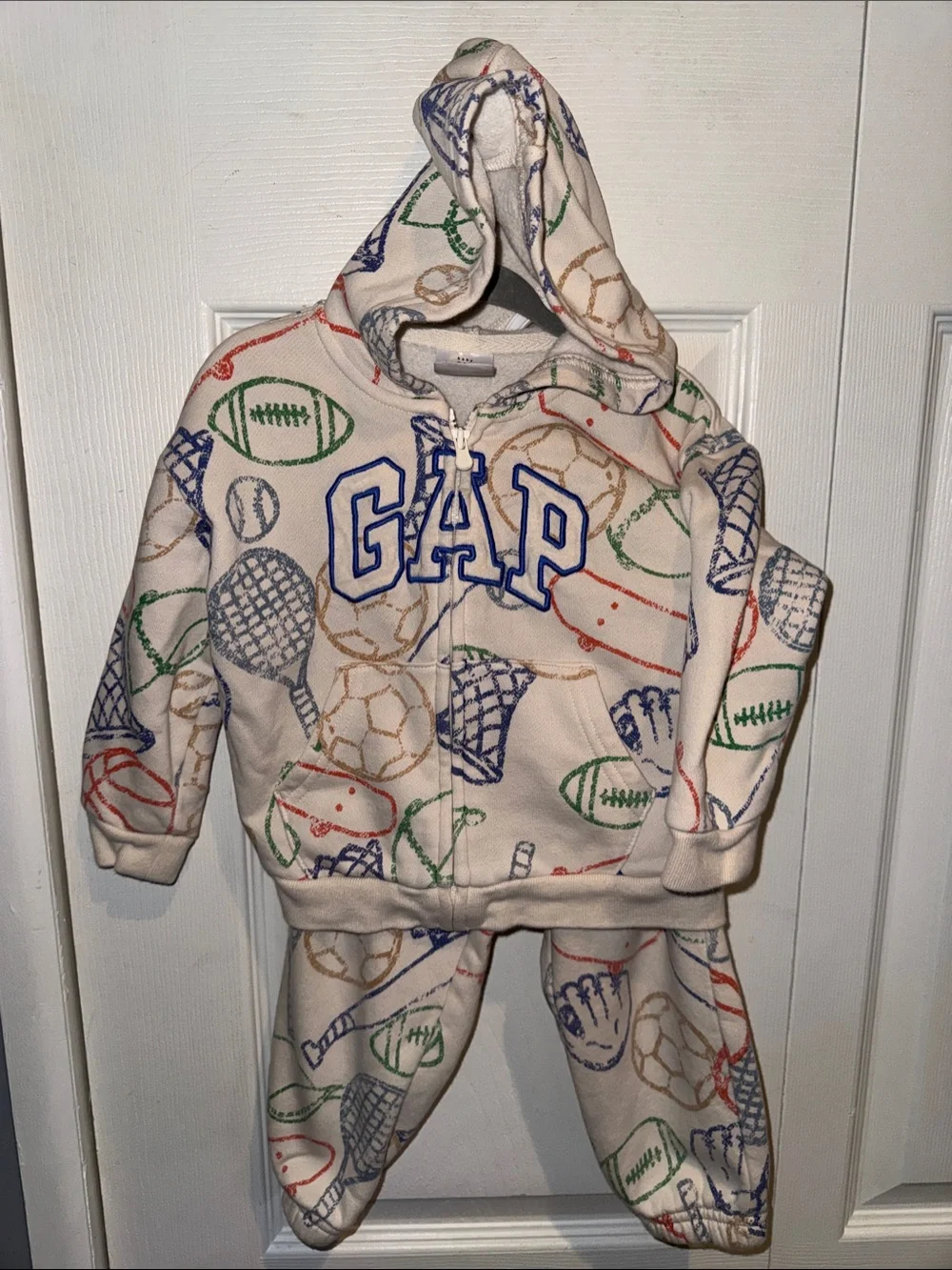 GAP baby Cream Kids Hoodie & Joggers with Multicolor Sports Motif